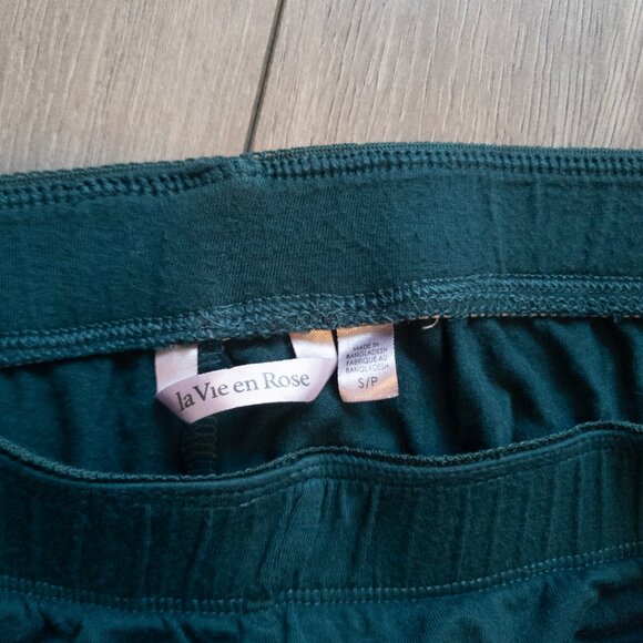 La Vie En Rose Green Lace Shorts - Picture 2 of 2